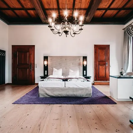 Hotel Romantik Hotel Schloss Hohenstein 4*